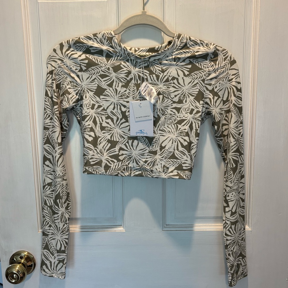 BRAND NEW Women’s O’Neill Cropped Swim Shirt Size Small